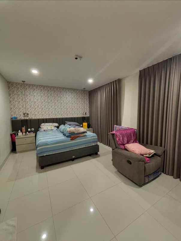 dijual rumah pakuwon city cluster
