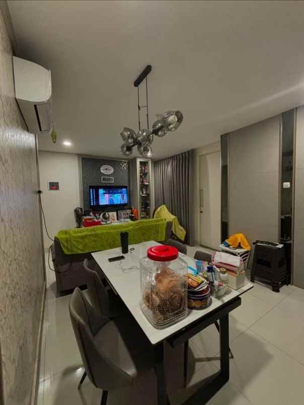 dijual rumah pakuwon city cluster