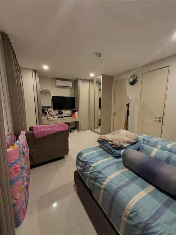 dijual rumah pakuwon city cluster