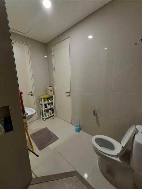dijual rumah pakuwon city cluster
