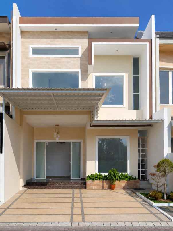 dijual rumah pakuwon city imperial beach
