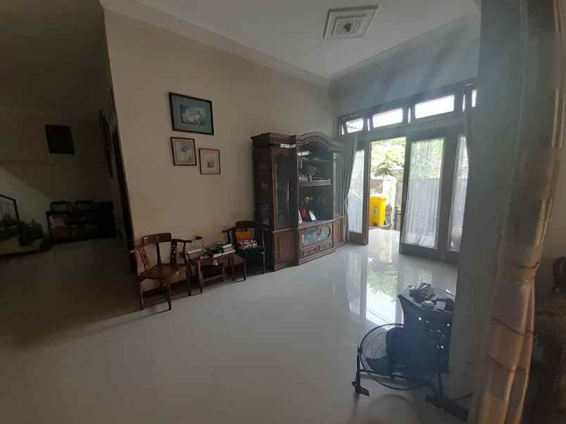 dijual rumah paninggilan