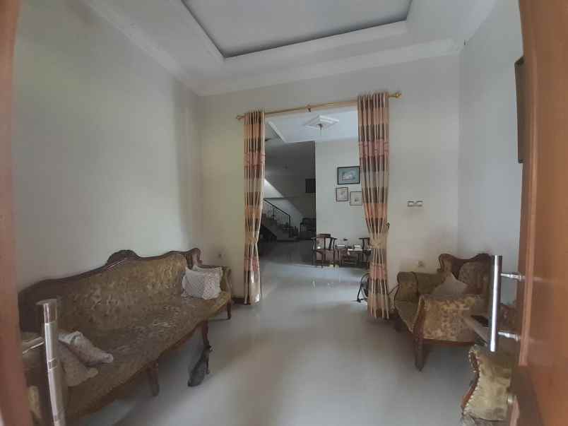 dijual rumah paninggilan