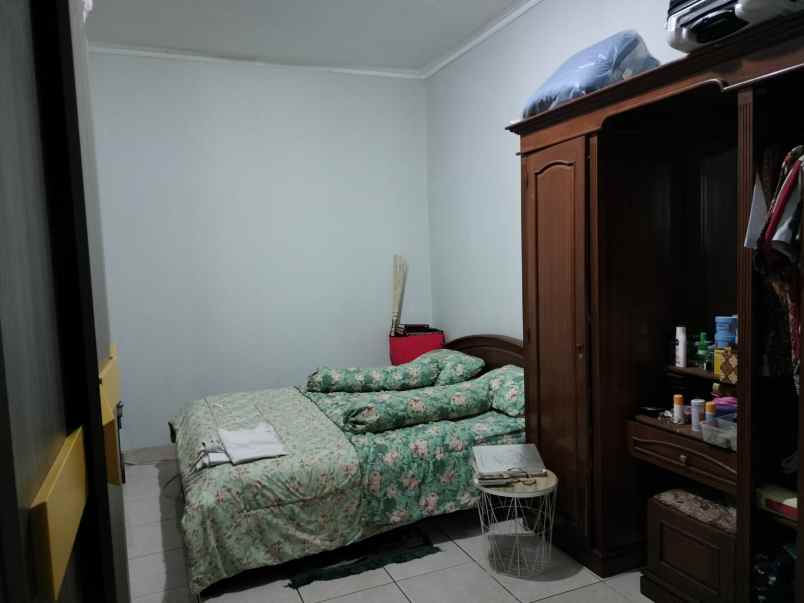 dijual rumah paninggilan