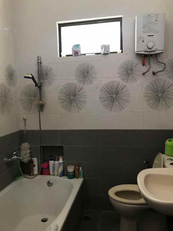 dijual rumah pantai mentari