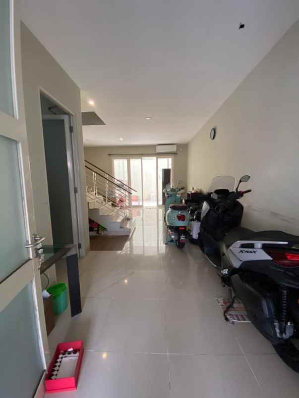 dijual rumah pantai mentari