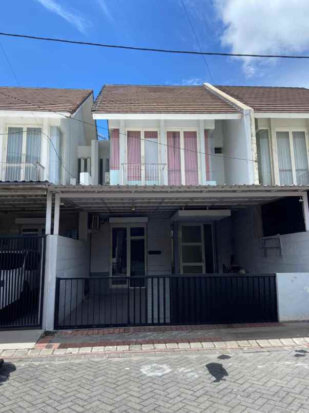 dijual rumah pantai mentari