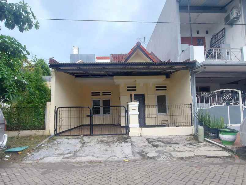 dijual rumah pantai mentari