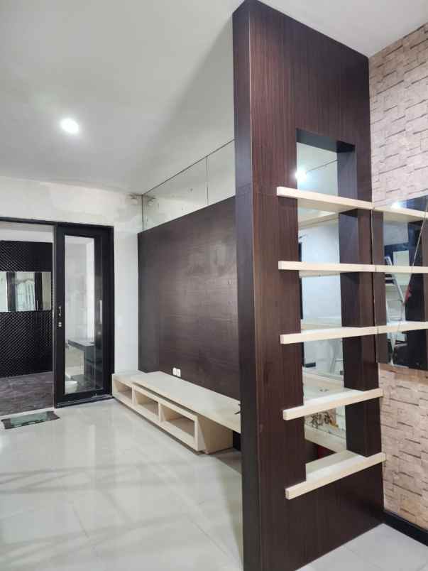 dijual rumah pantai mentari