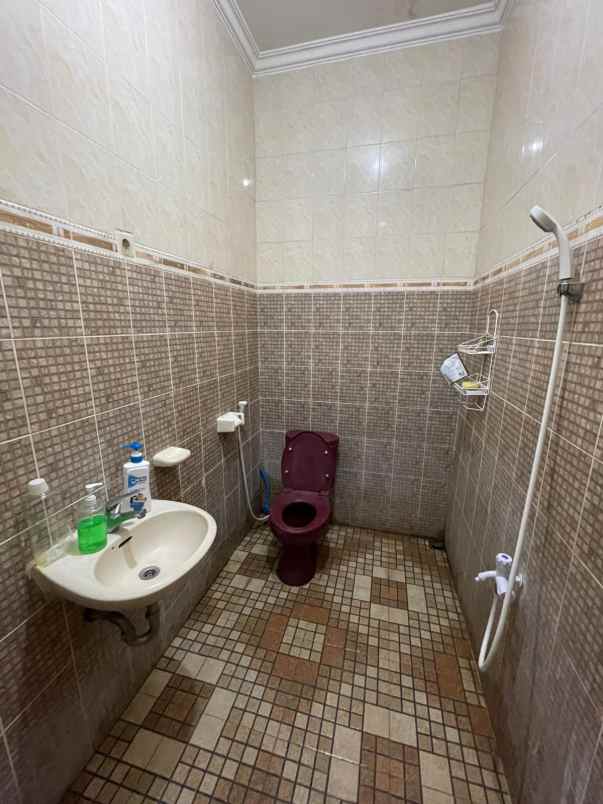 dijual rumah pasar rebo