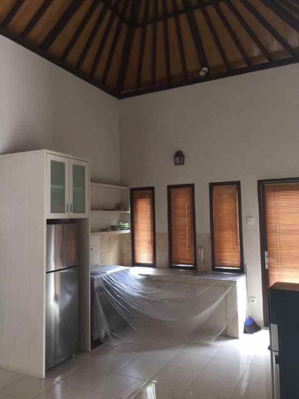 dijual rumah pecatu graha komplex yudistira