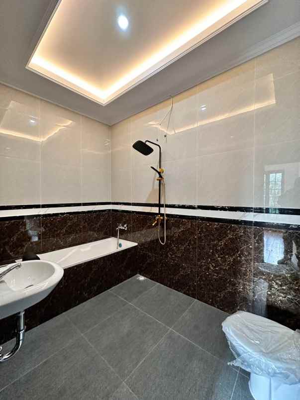 dijual rumah pejaten