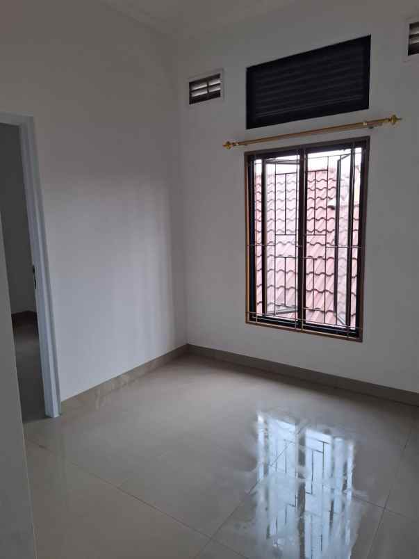 dijual rumah permata legenda 3 padurenan