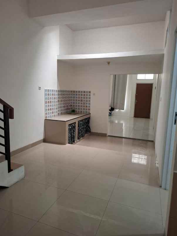 dijual rumah permata legenda 3 padurenan