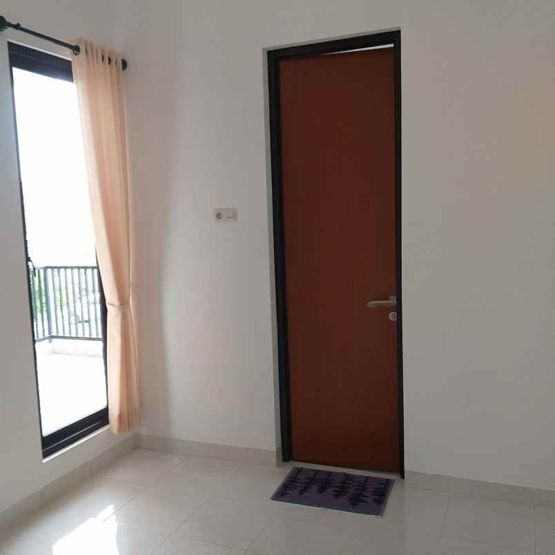 dijual rumah permata safira