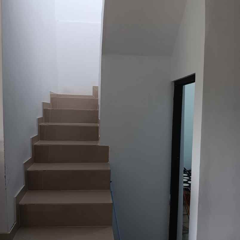 dijual rumah perum bukit rivaria