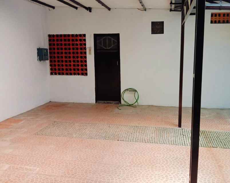 dijual rumah perum villa aster srondol