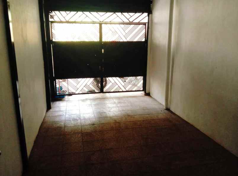 dijual rumah perum villa aster srondol