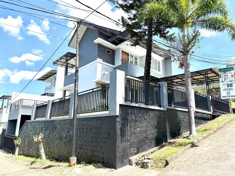 dijual rumah perumahan buana hilltop