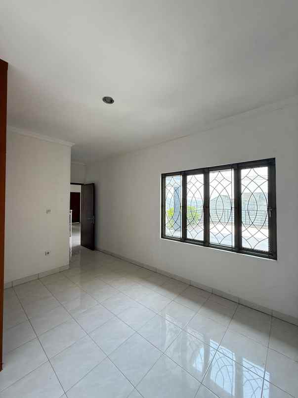 dijual rumah perumahan buana hilltop