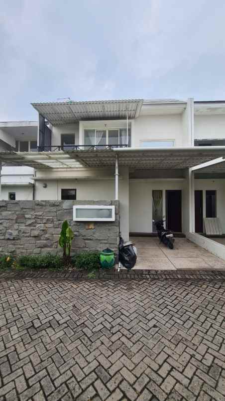 dijual rumah perumahan de casa