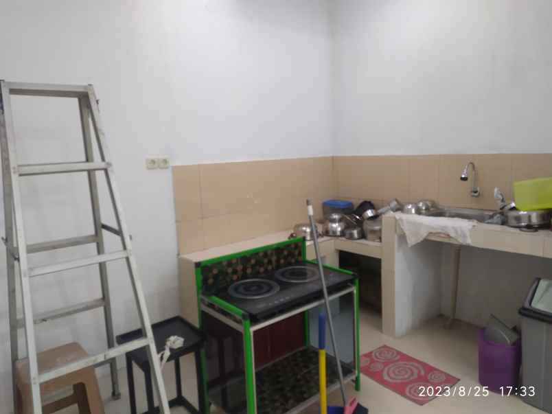 dijual rumah perumahan graha