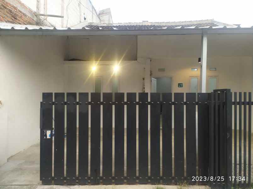 dijual rumah perumahan graha