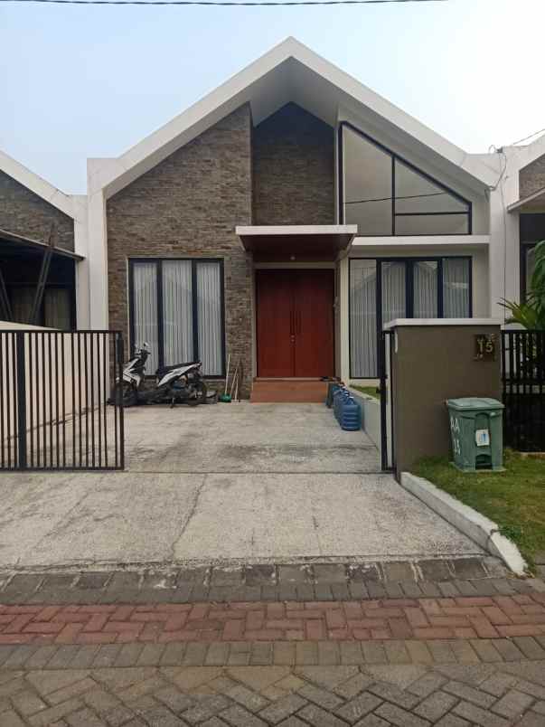 dijual rumah perumahan greenland at tidar