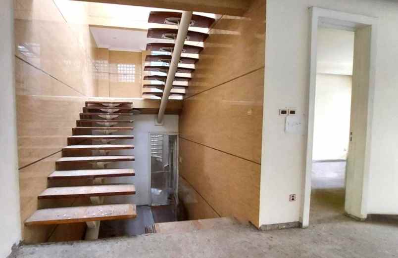 dijual rumah perumahan malaka country