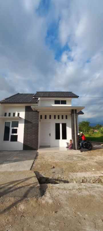 dijual rumah pesan bangun