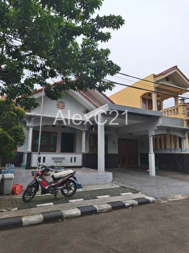 dijual rumah pesona khayangan