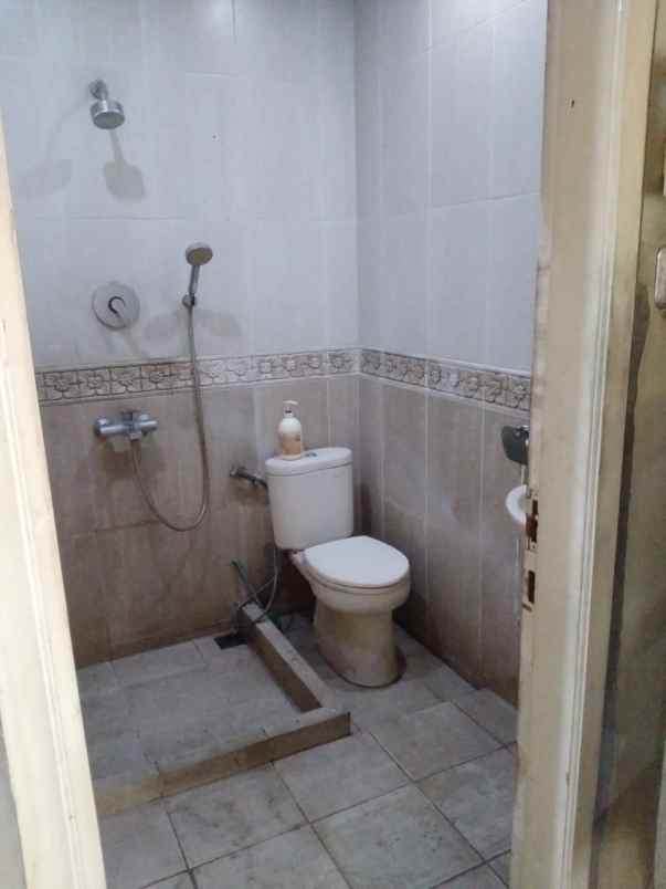 dijual rumah pisangan