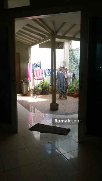 dijual rumah pisangan