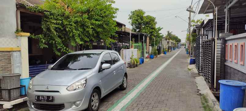 dijual rumah plamongan indah