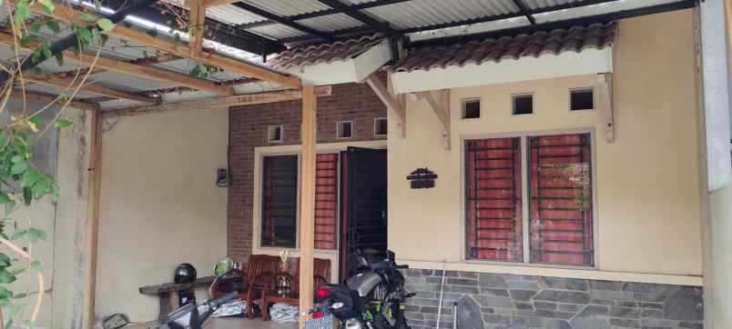 dijual rumah plamongan indah