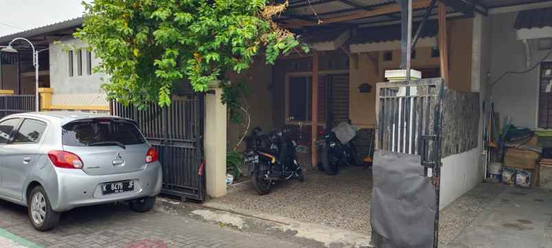 dijual rumah plamongan indah