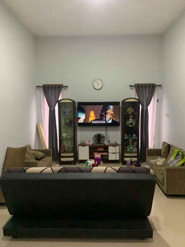dijual rumah plus perabot lokasi raya dau malang