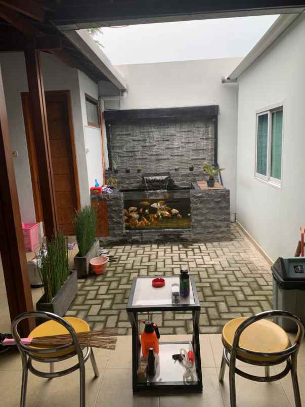 dijual rumah plus perabot lokasi raya dau malang