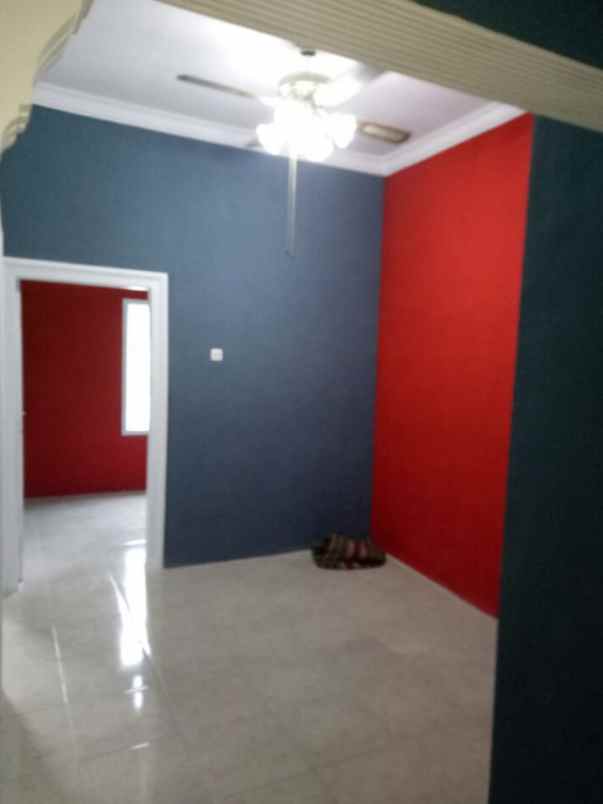 dijual rumah pojok di dekat kampus jember