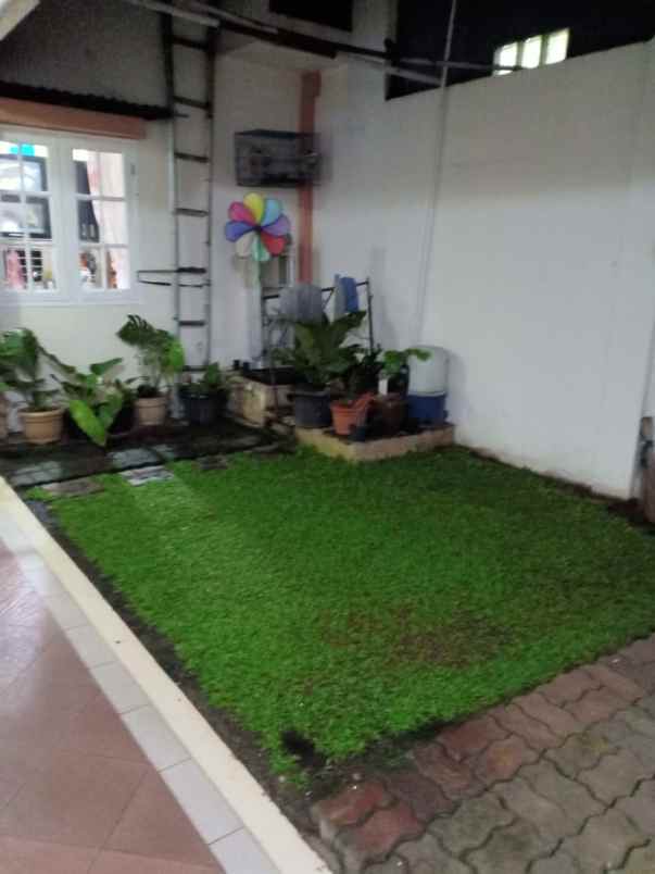 dijual rumah pondok aren