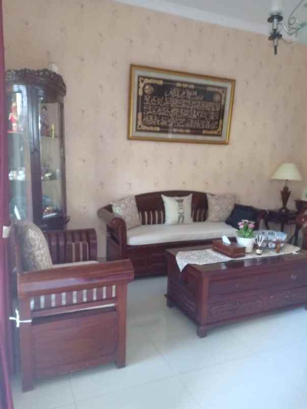 dijual rumah pondok aren