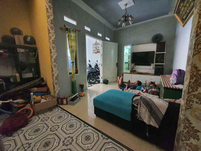 dijual rumah pondok aren