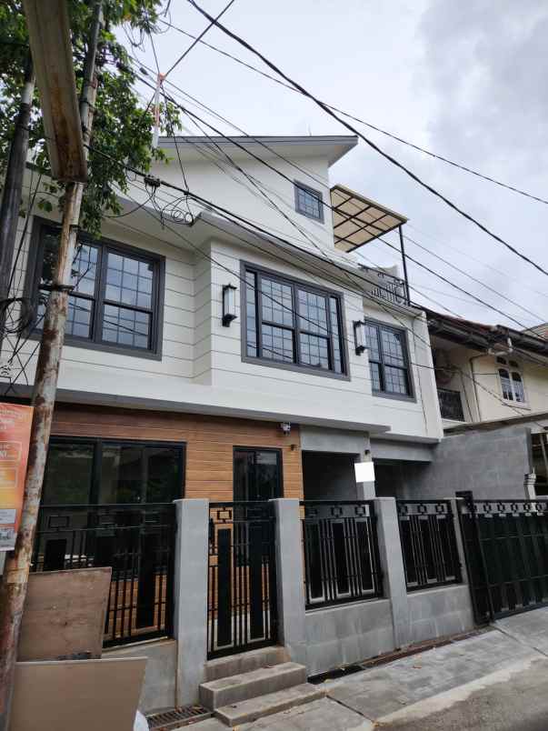 dijual rumah pondok bambu