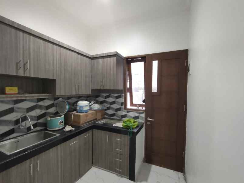 dijual rumah pondok bambu