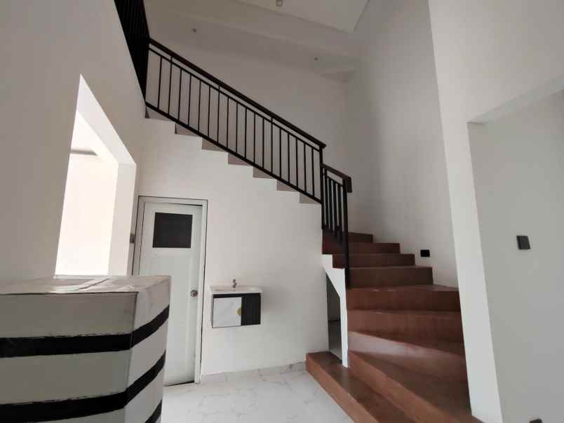 dijual rumah pondok cabe tangsel