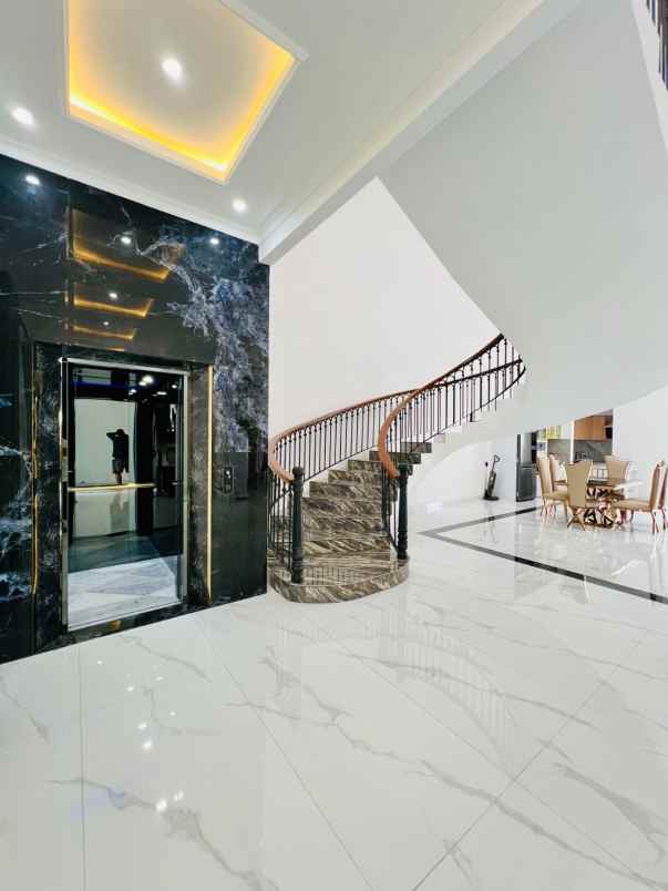 dijual rumah pondok indah jakarta selatan