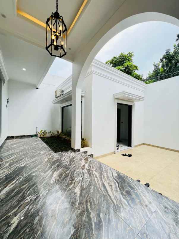 dijual rumah pondok indah jakarta selatan