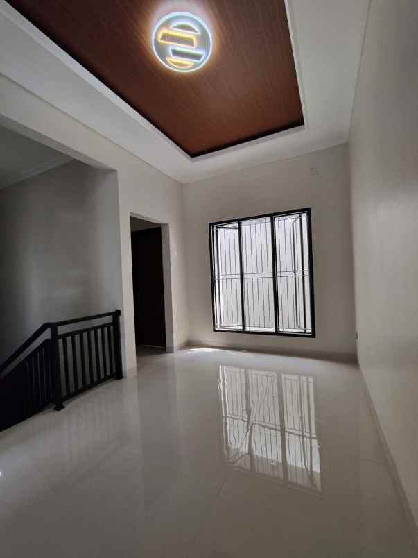 dijual rumah pondok kelapa