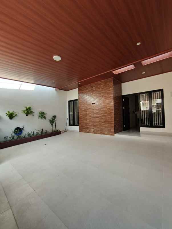 dijual rumah pondok kelapa