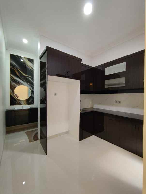 dijual rumah pondok kelapa